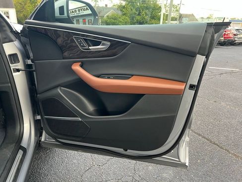 Used 2022 Audi Q8 Premium Plus w/ Premium Plus Package image 35