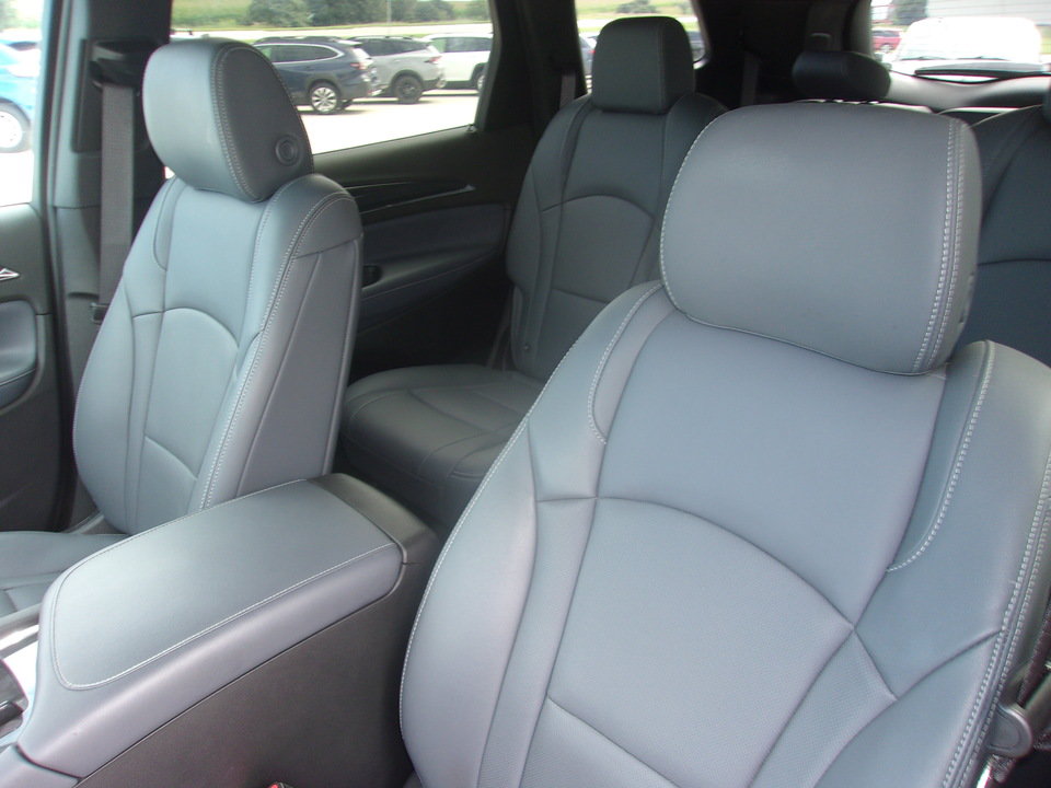 Used 2024 Buick Enclave Premium AWD/4WD image 12