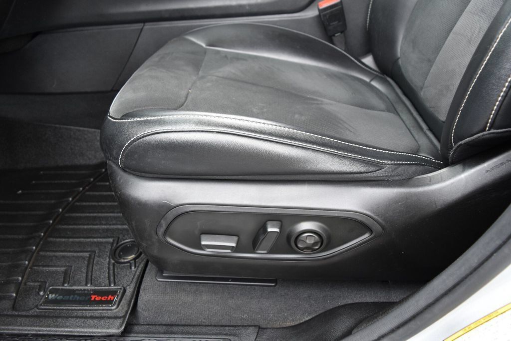 Used 2024 Jeep Grand Cherokee L Laredo AWD/4WD image 14