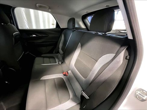 Used 2025 Chevrolet TrailBlazer LT AWD/4WD image 15