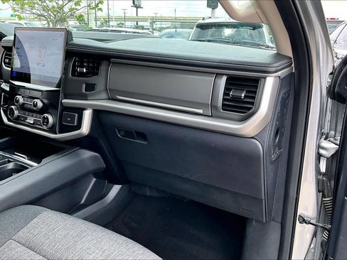 Used 2024 Ford Expedition Max XLT RWD image 17
