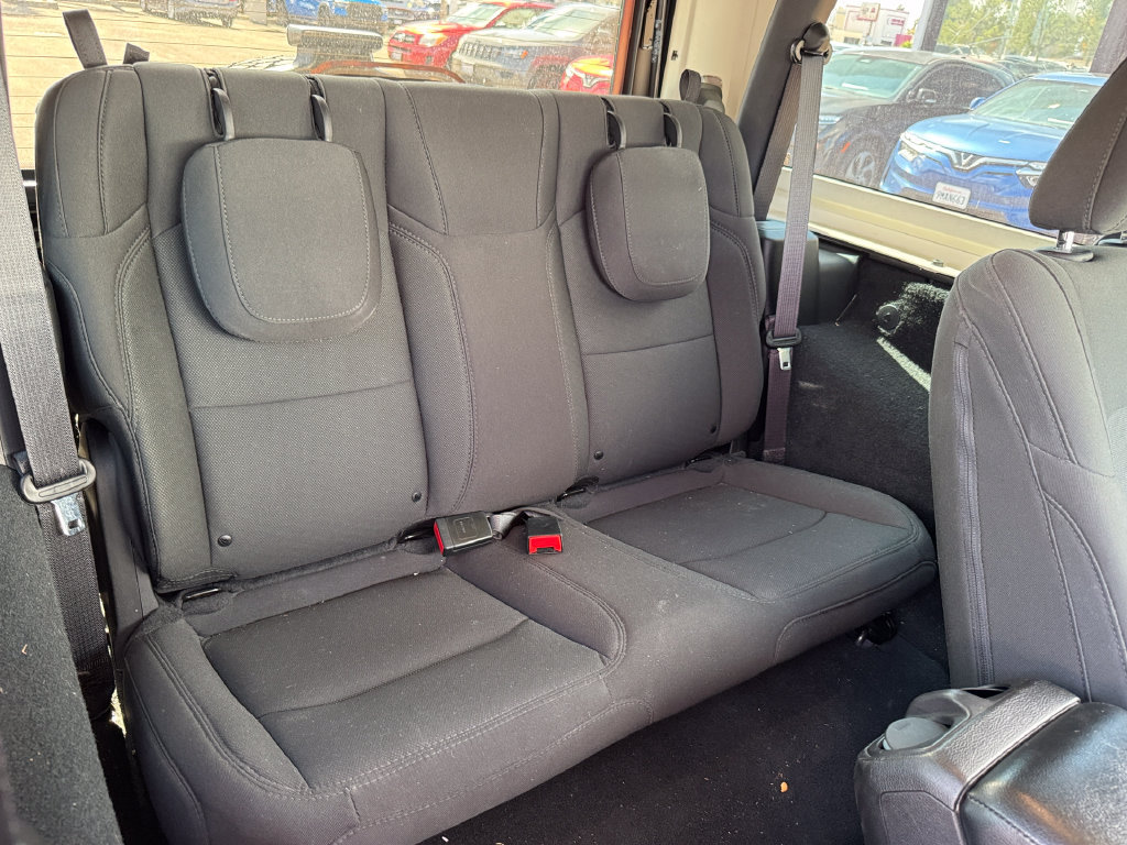 Used 2022 Jeep Wrangler Sport AWD/4WD image 4