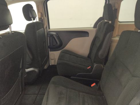 Used 2016 Dodge Grand Caravan SE w/ Quick Order Package 29E SE FWD image 18