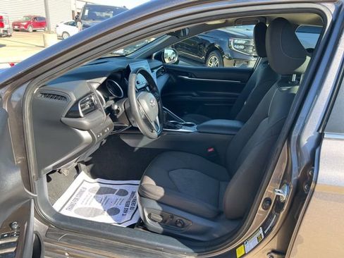 Used 2024 Toyota Camry LE image 9