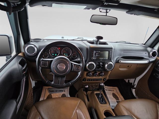 Used 2015 Jeep Wrangler Unlimited Sahara w/ Connectivity Group AWD/4WD image 10