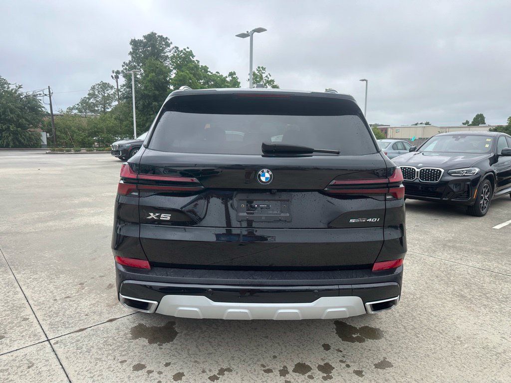 Certified 2026 BMW X5 sDrive40i w/ Parking Assistance Package RWD image 8