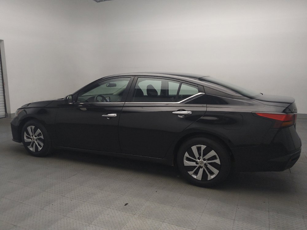 Used 2023 Nissan Altima 2.5 S FWD image 3