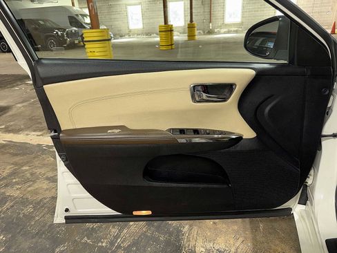 Used 2014 Toyota Avalon XLE FWD image 29