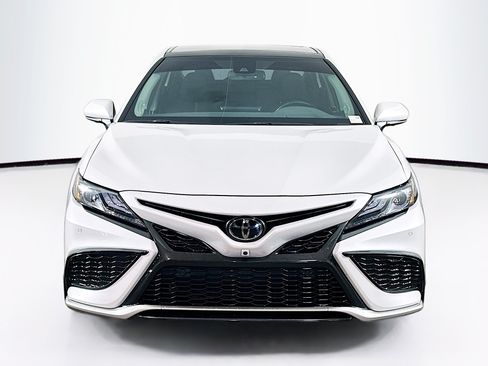 Used 2024 Toyota Camry XSE w/ Navigation Package FWD image 2