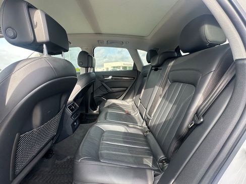 Used 2019 Audi Q5 2.0T Premium w/ Convenience Package AWD/4WD image 9