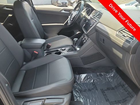 Used 2021 Volkswagen Tiguan SE R-Line AWD/4WD image 19