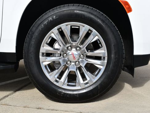 Used 2023 GMC Yukon Denali image 11