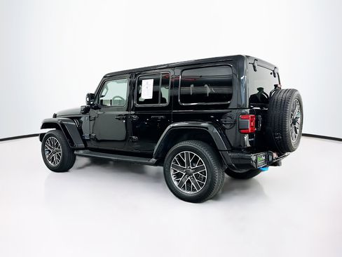 Used 2023 Jeep Wrangler Unlimited Sahara AWD/4WD image 5