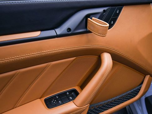 Used 2024 Porsche 911 GT3 RS image 43