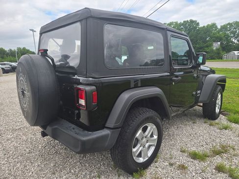 Used 2020 Jeep Wrangler Sport AWD/4WD image 4