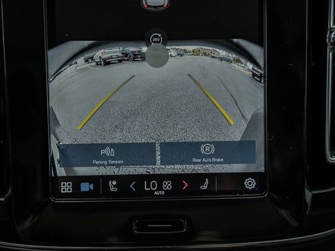 Certified 2025 Volvo XC40 B5 Ultra w/ Climate Package image 42