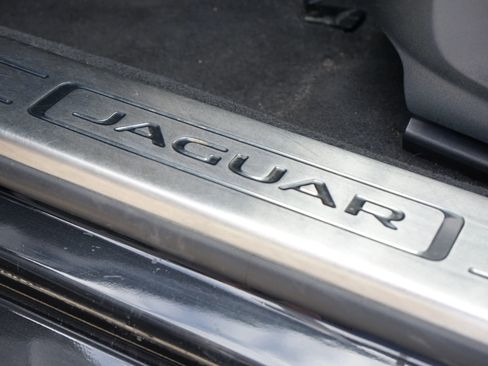 Used 2018 Jaguar XJ R-Sport image 20