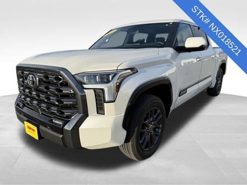 Used 2022 Toyota Tundra Platinum image 3
