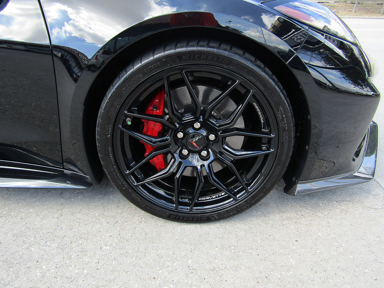 Used 2024 Chevrolet Corvette Z06 RWD image 23