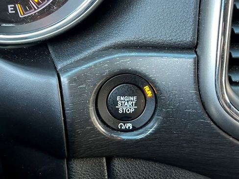 Used 2018 Jeep Grand Cherokee Altitude image 22