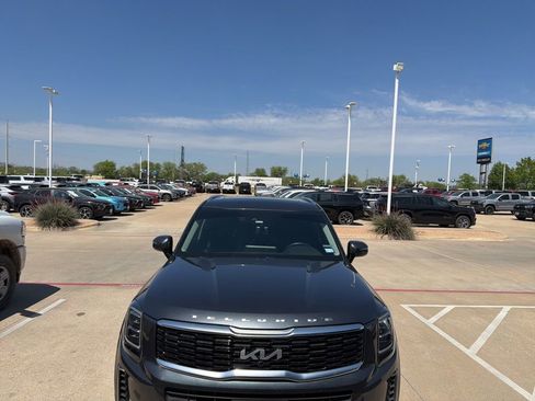 Used 2022 Kia Telluride SX w/ Towing Package image 6