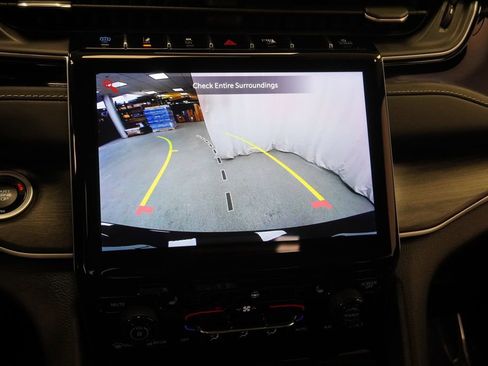 Certified 2022 Jeep Grand Cherokee Limited 4xe image 38