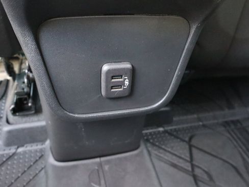 Used 2023 Chevrolet Equinox LT image 19