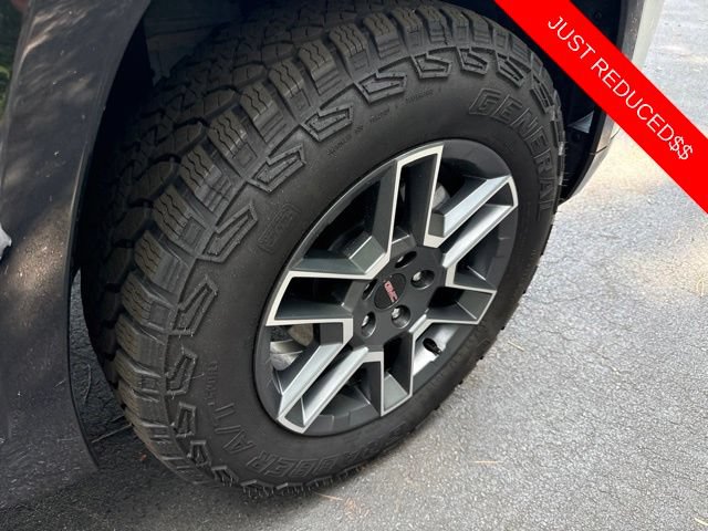 Used 2026 GMC Terrain AT4 AWD/4WD image 32