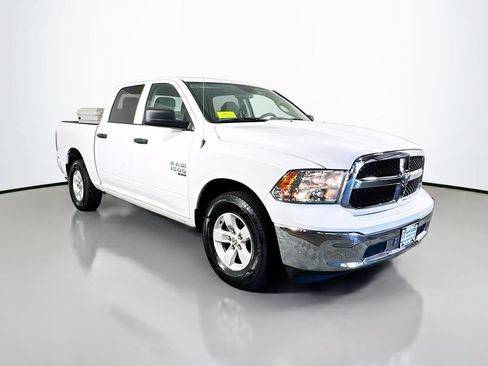 Used 2022 RAM 1500 Classic SLT RWD image 10