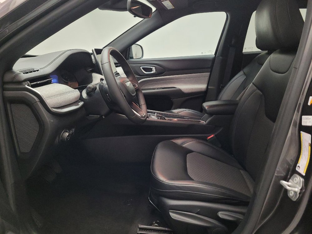 Used 2023 Jeep Compass Latitude AWD/4WD image 17
