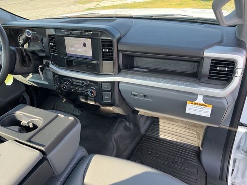 New 2024 Ford F550 4x4 Regular Cab Super Duty image 9