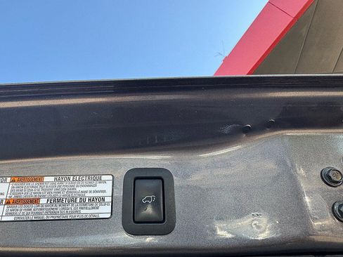 Used 2016 Toyota Highlander Limited AWD/4WD image 9