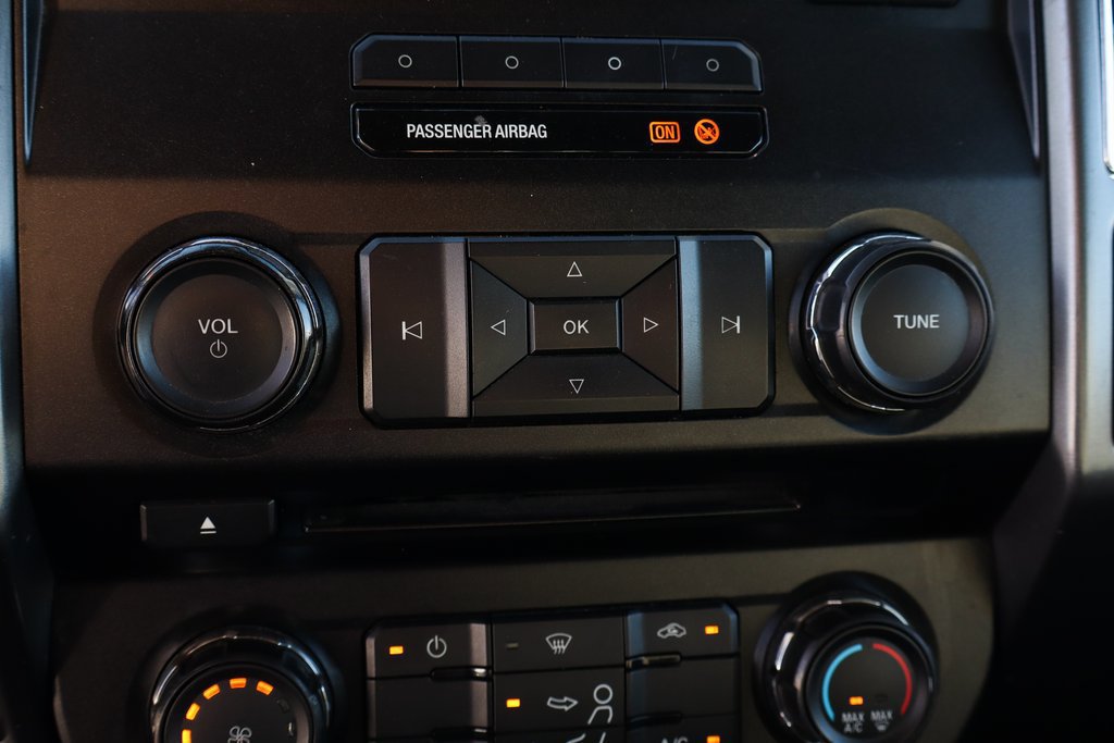 Used 2017 Ford F550 2WD Regular Cab Super Duty image 38