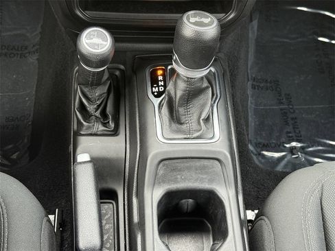 Used 2021 Jeep Wrangler Unlimited Sport image 20