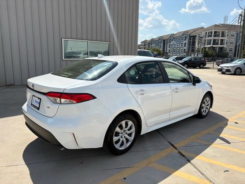 Used 2023 Toyota Corolla LE w/ Carpet Mat Package (TMS) FWD image 8