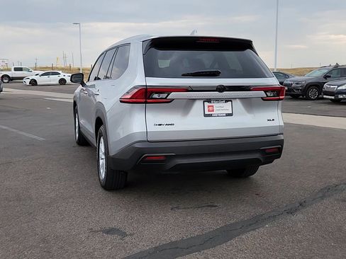 Certified 2025 Toyota Grand Highlander AWD Hybrid image 3