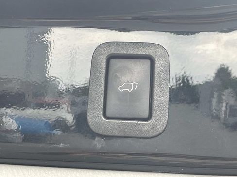 Used 2018 Toyota Highlander Limited FWD image 14