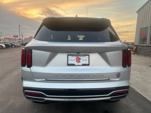 Used 2022 Kia Sorento S image 8