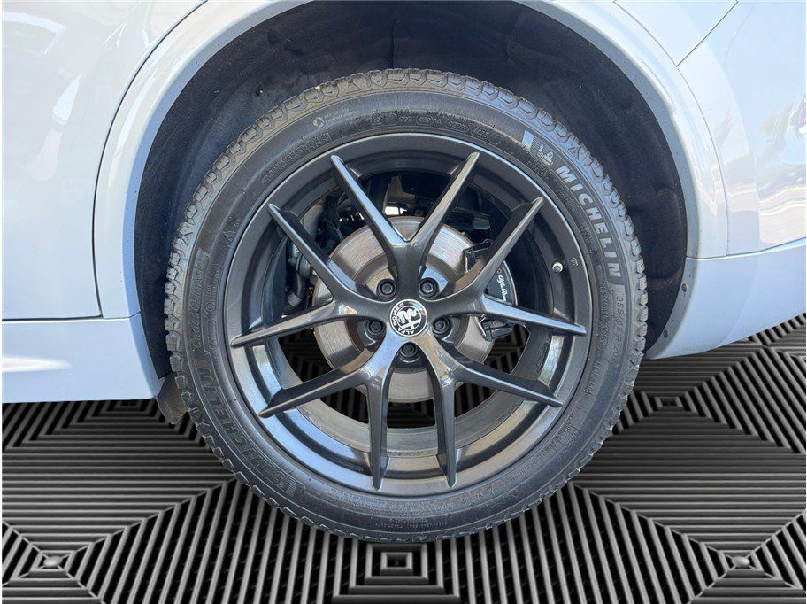 Used 2020 Alfa Romeo Stelvio Sport w/ Quick Order Package 22J Sport AWD/4WD image 14