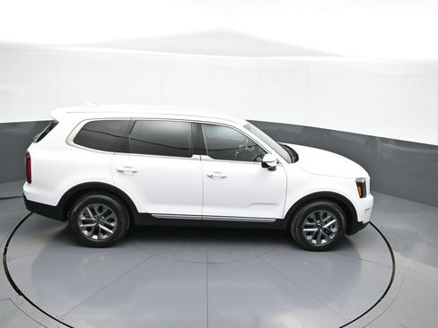 Used 2024 Kia Telluride LX AWD/4WD image 37