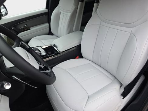 New 2026 Land Rover Range Rover Sport SE AWD/4WD image 12