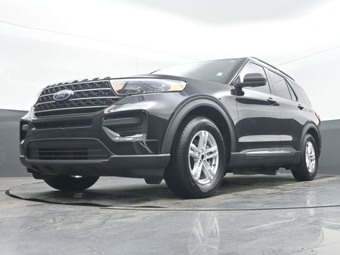 Used 2020 Ford Explorer XLT w/ Class III Trailer Tow Package image 27