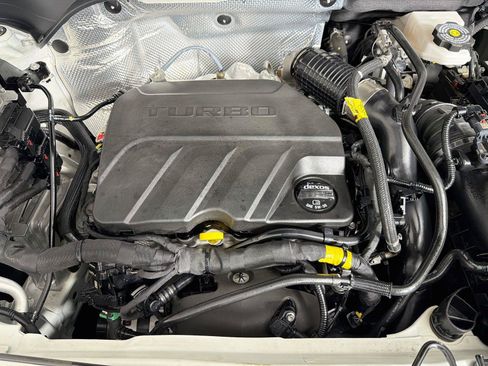 Used 2024 Buick Envista Sport Touring w/ Convenience I Package FWD image 32