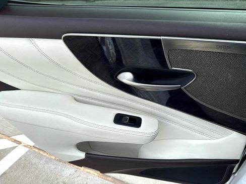 Used 2018 Lexus LS 500 image 36