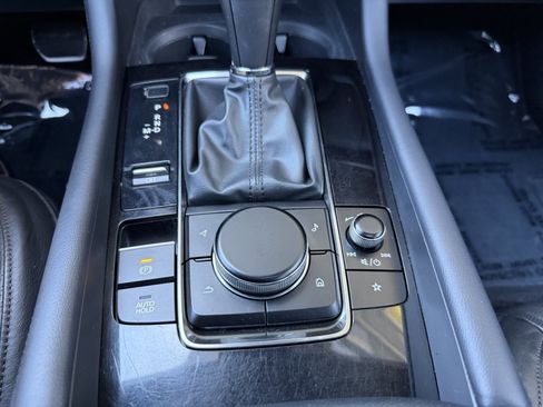 Used 2022 MAZDA MAZDA3 s image 24