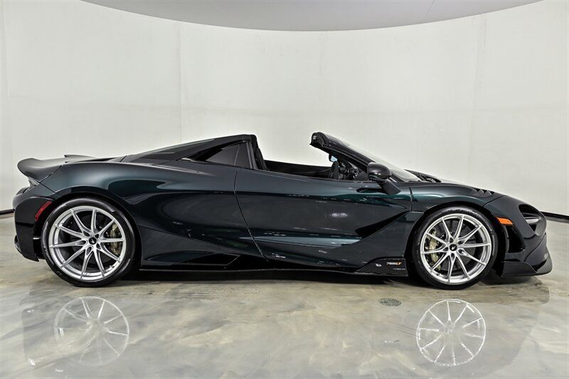 Used 2022 McLaren 765LT RWD image 18