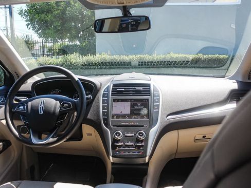 Used 2019 Lincoln MKC Reserve FWD image 16