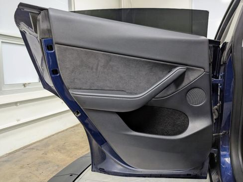 Used 2023 Tesla Model Y Long Range image 17