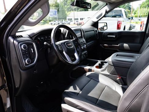 Used 2019 GMC Sierra 1500 SLT w/ SLT Premium Package AWD/4WD image 18