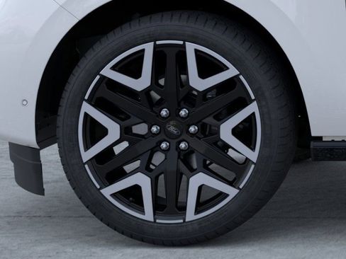 New 2025 Ford Expedition Platinum w/ Platinum Ultimate Package image 19